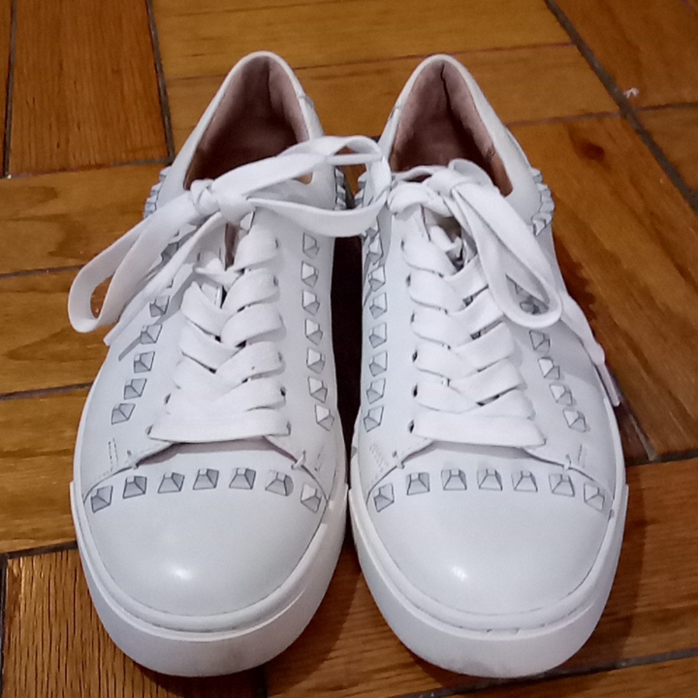 Frye studded sneaker sz 6 white leather